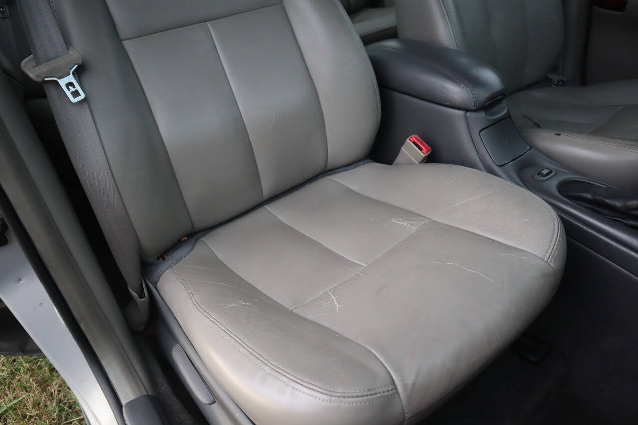 Used 1998 Oldsmobile Intrigue GL FWD image 12