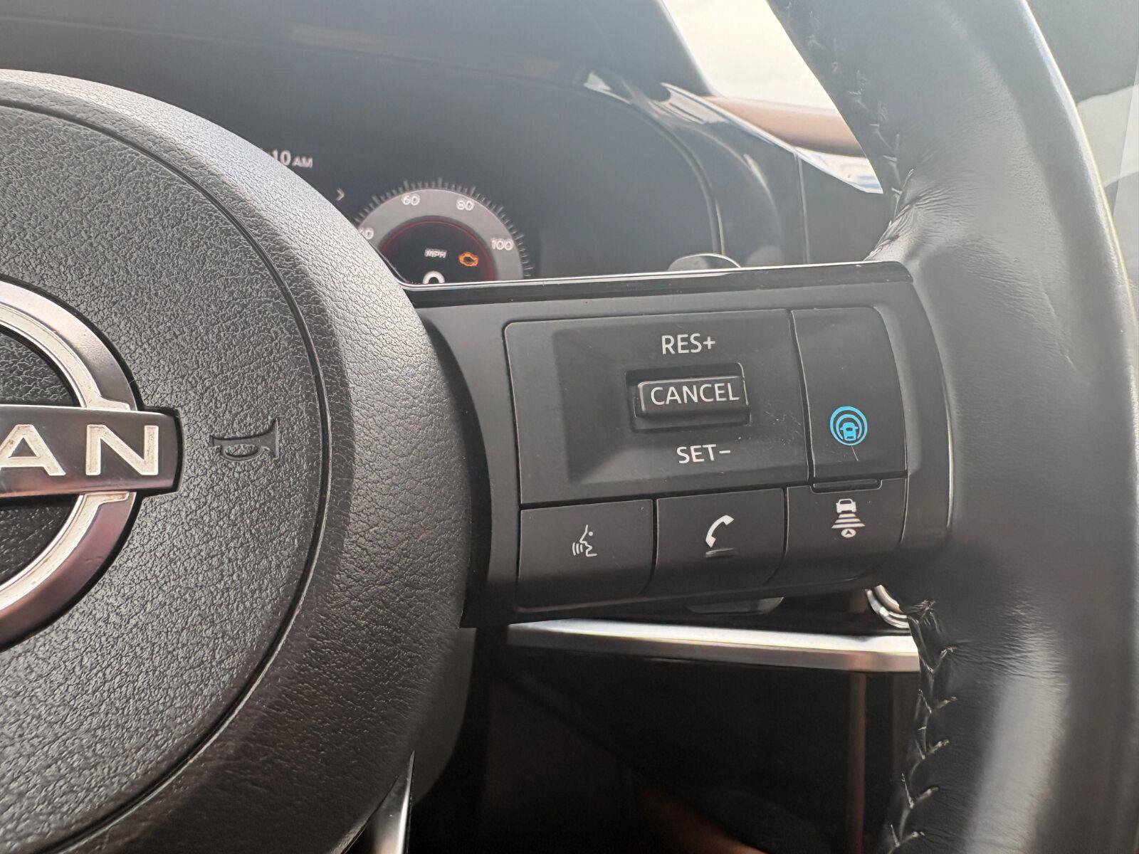 Used 2023 Nissan Pathfinder Platinum FWD image 40