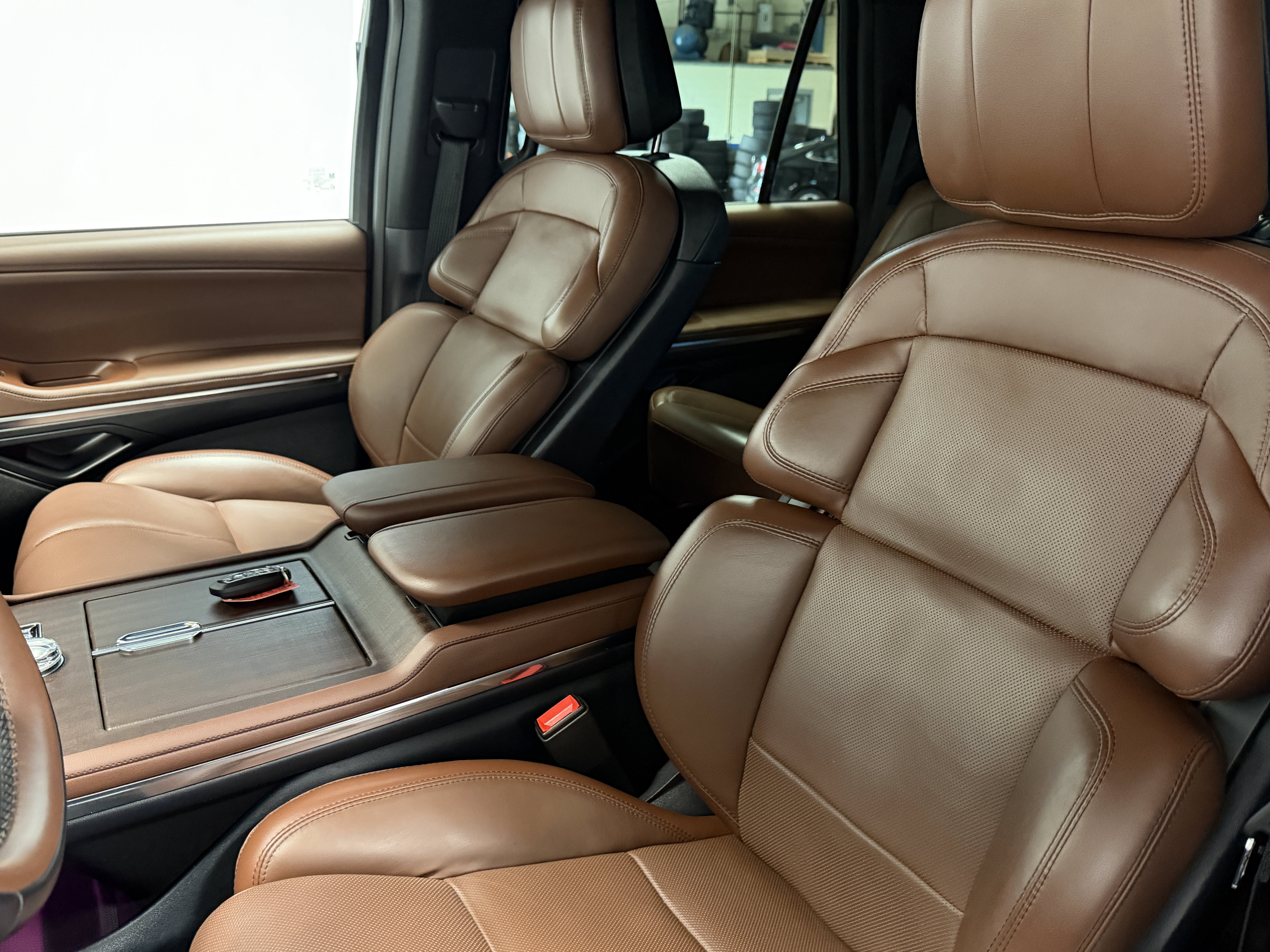 Used 2025 Lincoln Navigator Reserve AWD/4WD image 22