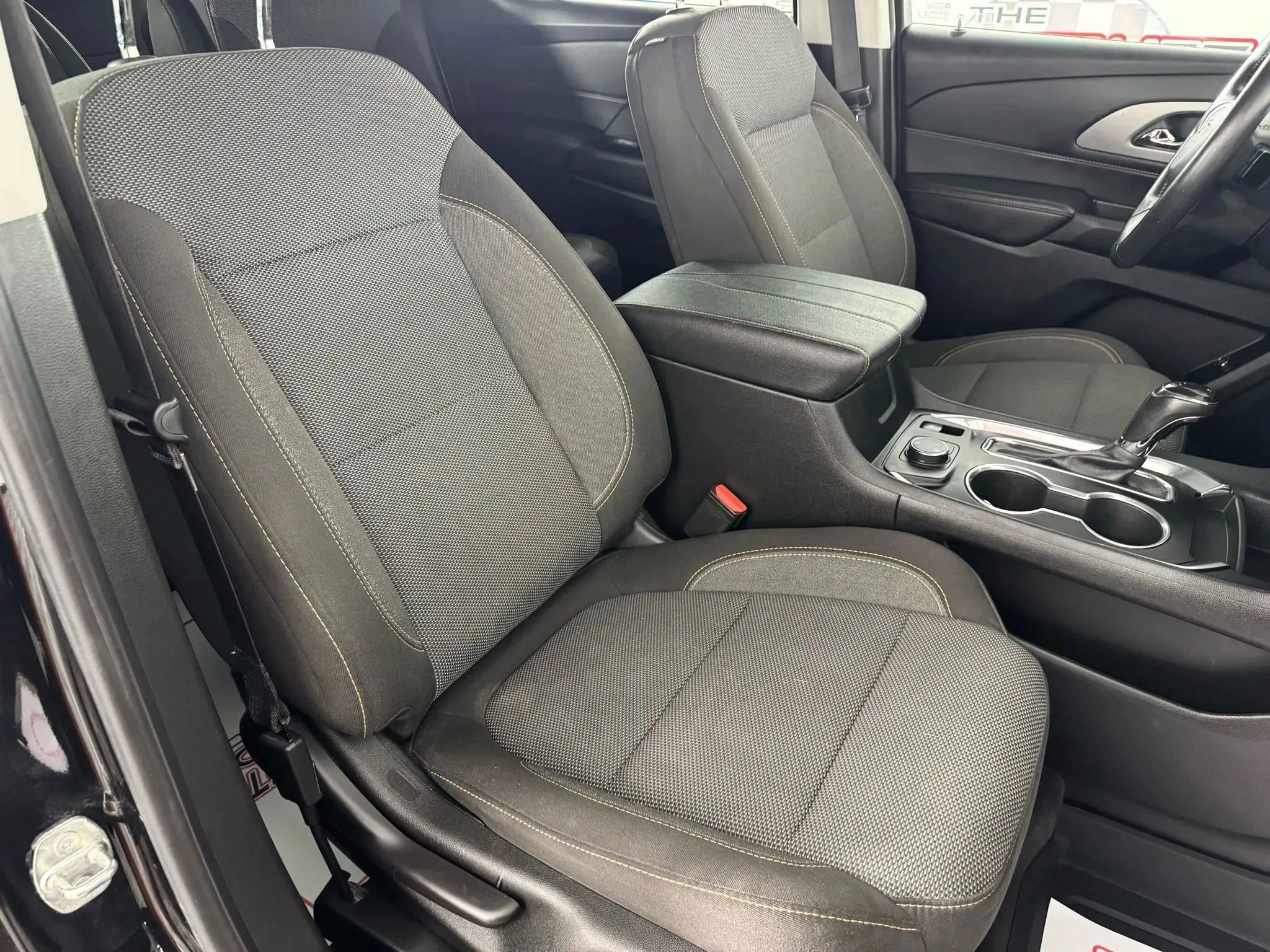 Used 2020 Chevrolet Traverse LT w/ LPO, Floor Liner Package image 35