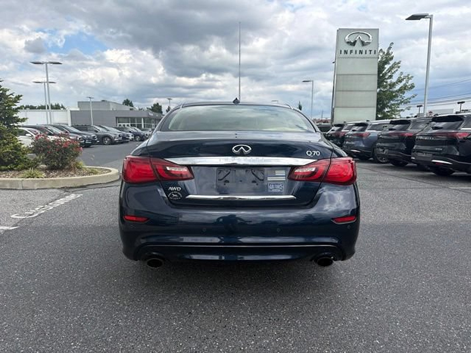 Used 2015 INFINITI Q70 3.7 AWD/4WD image 6