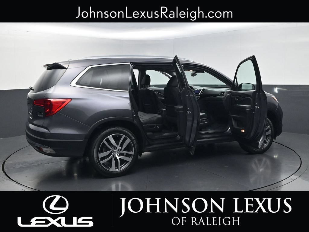 Used 2017 Honda Pilot Touring image 31