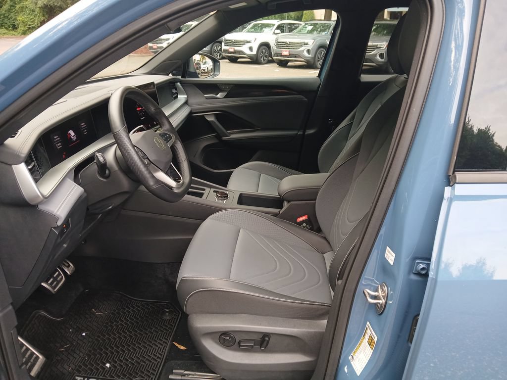 Used 2026 Volkswagen Tiguan SE R-Line AWD/4WD image 11