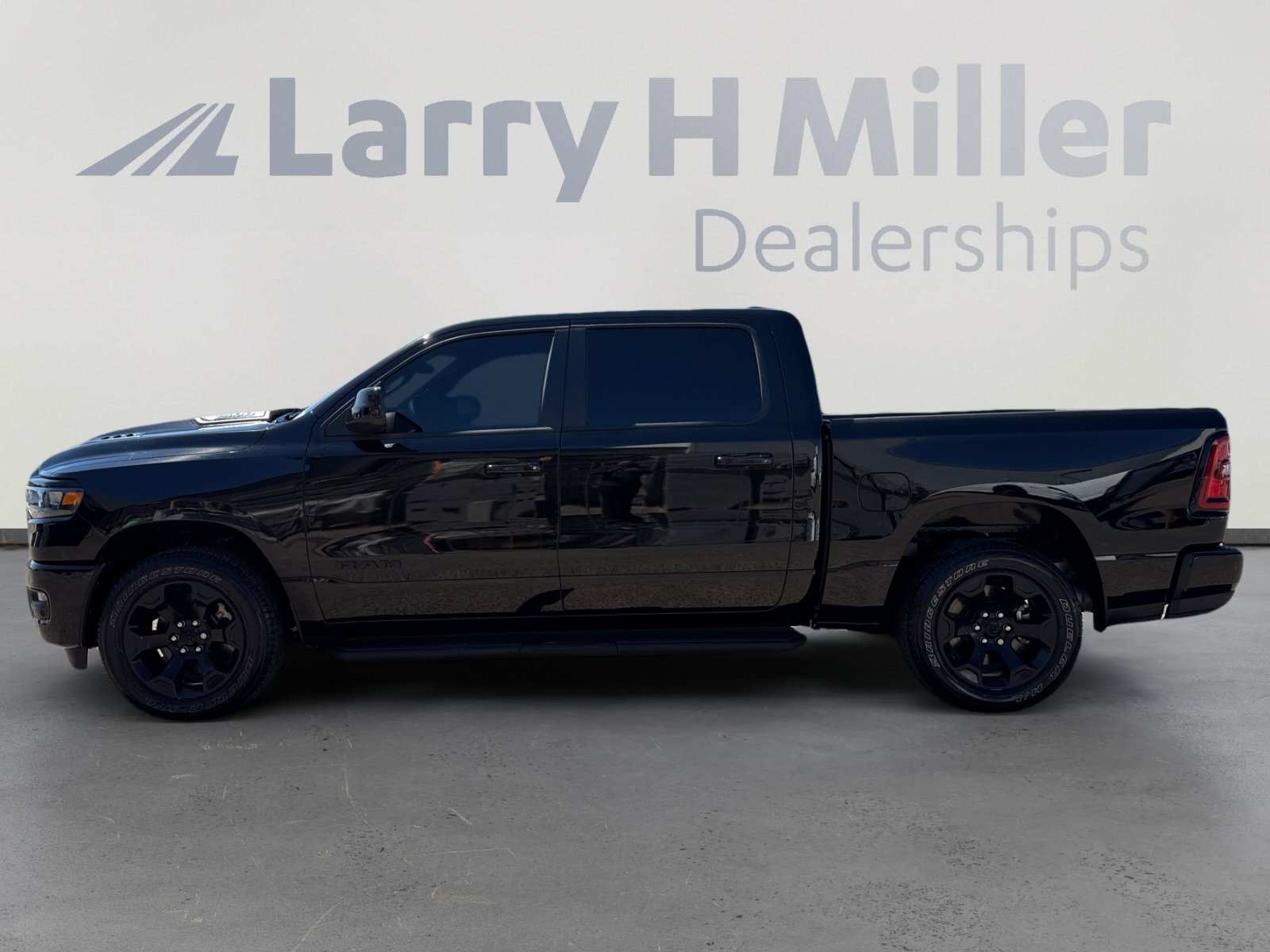 Used 2026 RAM 1500 Express AWD/4WD image 2