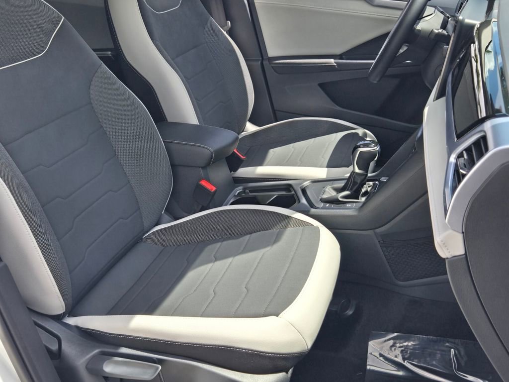 Certified 2026 Volkswagen Taos SE w/ Panoramic Sunroof Package FWD image 20