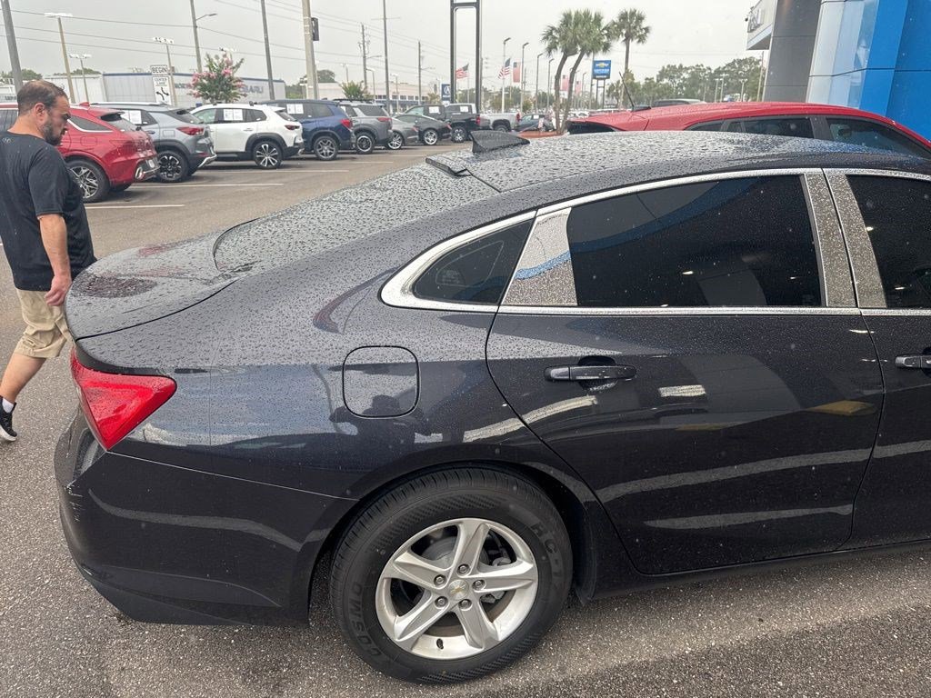 Used 2022 Chevrolet Malibu LS FWD image 7