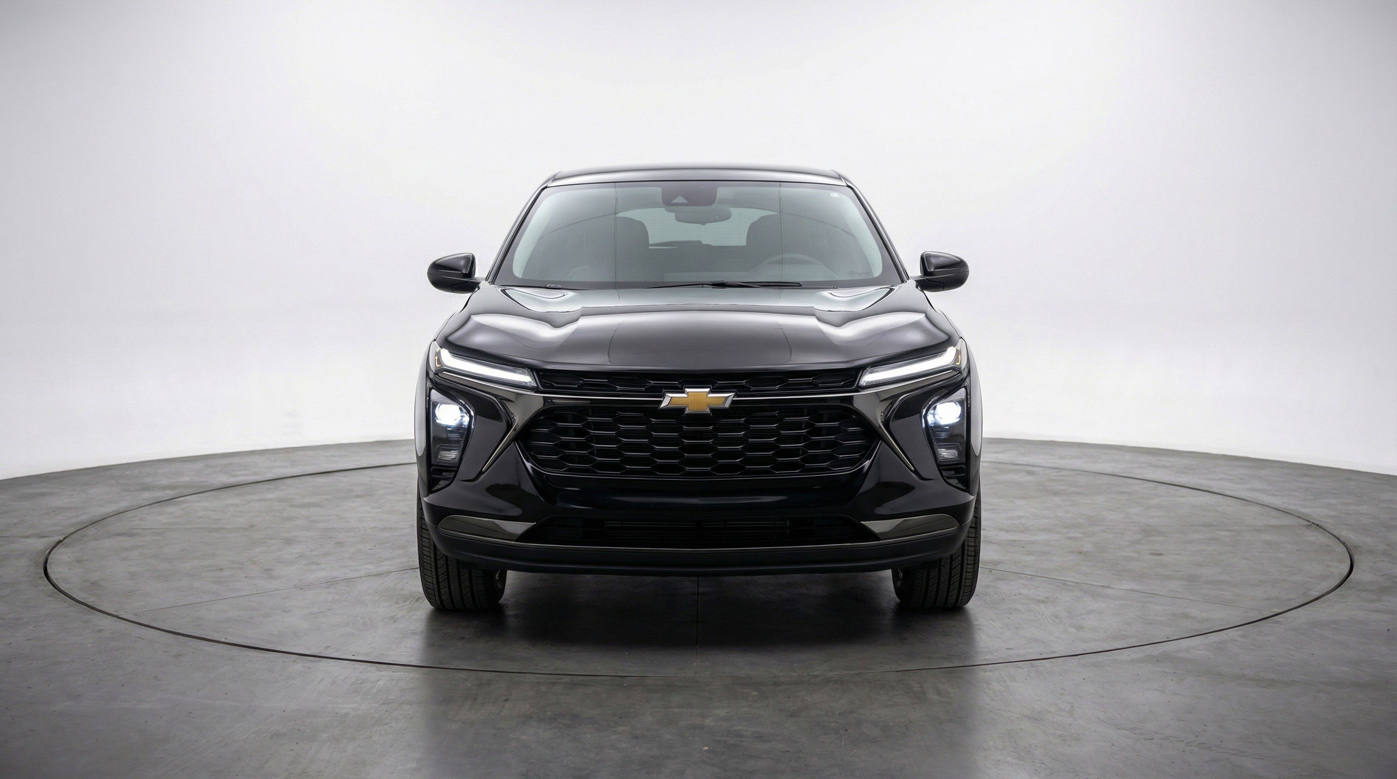 Used 2025 Chevrolet Blazer LT FWD image 2
