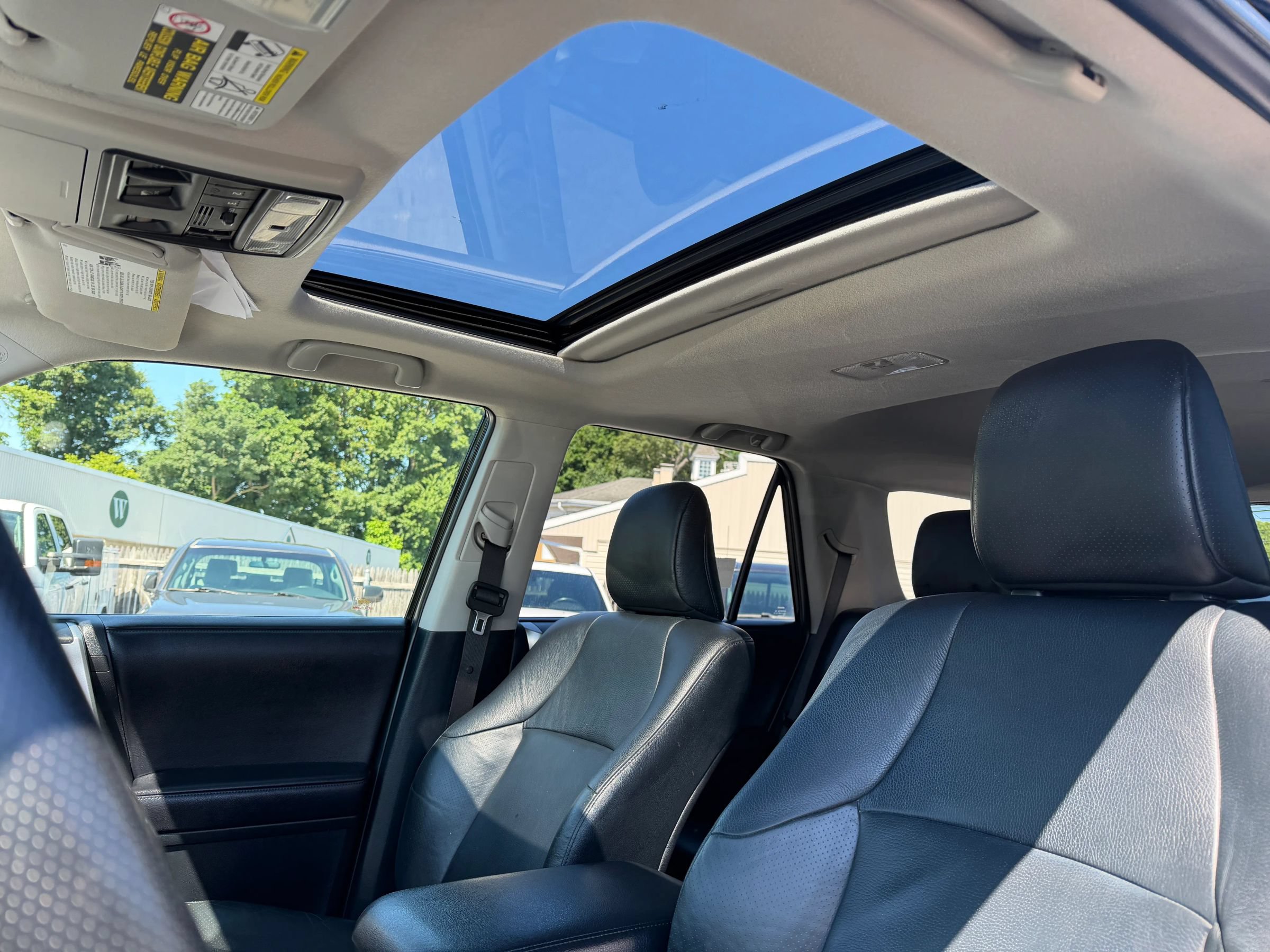 Used 2012 Toyota 4Runner Limited AWD/4WD image 14