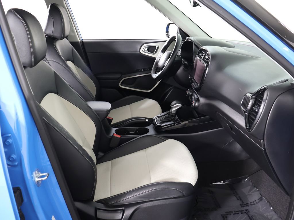 Used 2023 Kia Soul GT-Line FWD image 30