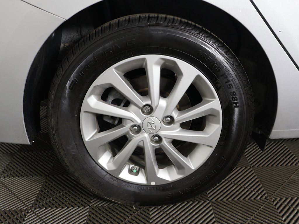 Used 2022 Hyundai Accent SEL image 17