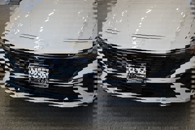 Used 2025 Hyundai Elantra SEL image 16