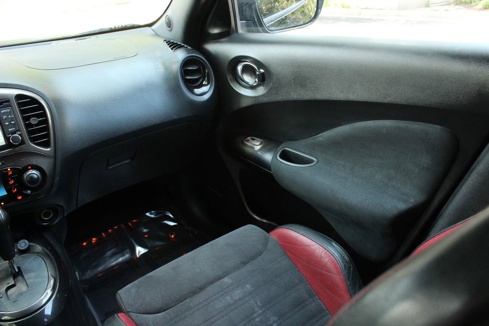 Used 2015 Nissan Juke NISMO RS w/ Interior Illumination Package AWD/4WD image 23