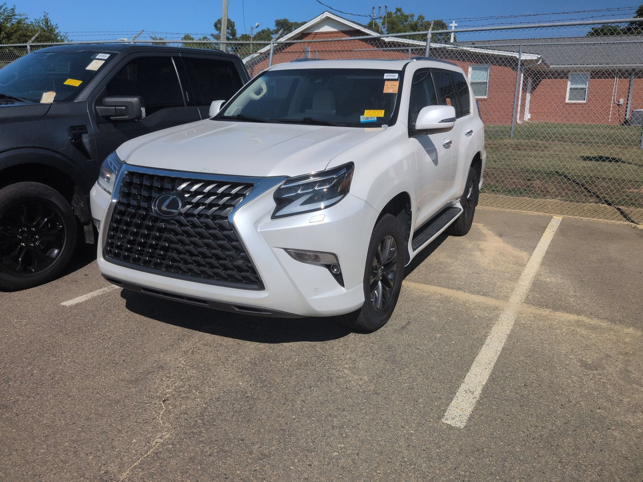 Used 2023 Lexus GX 460 Premium w/ Premium Package AWD/4WD image 2