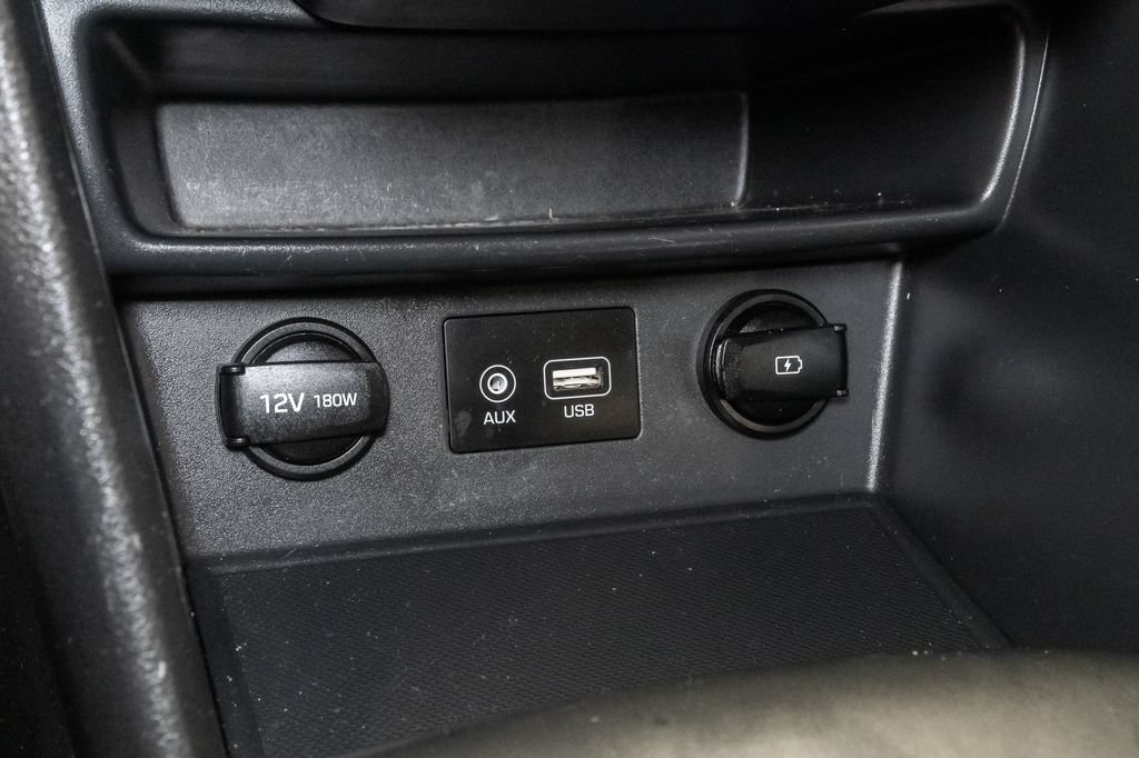 Used 2018 Hyundai Kona SE FWD image 19