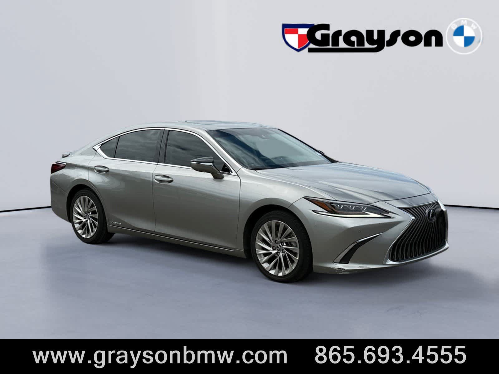 Used 2020 Lexus ES 300h Ultra Luxury w/ Accessory Package 2 FWD image 1