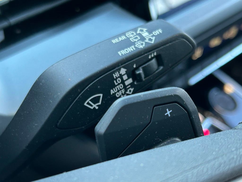 Used 2024 Audi Q4 e-tron Premium w/ Convenience Package image 16