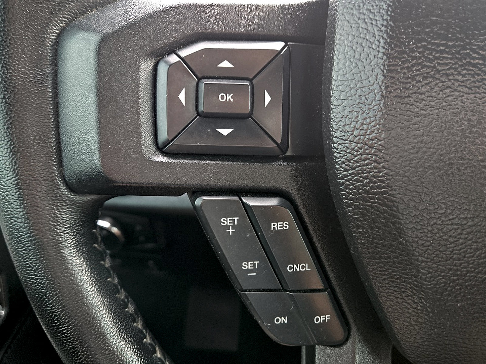 Used 2020 Ford F150 XLT w/ Equipment Group 302A Luxury AWD/4WD image 13