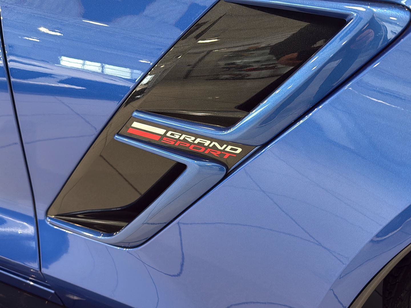 Used 2019 Chevrolet Corvette Grand Sport RWD image 11