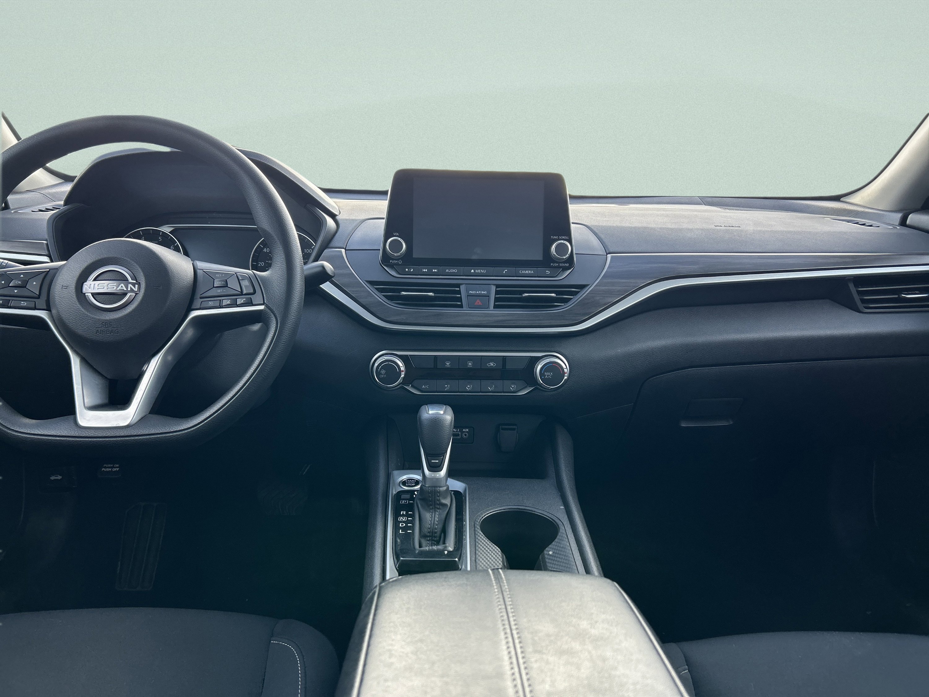 Used 2025 Nissan Altima 2.5 SV FWD image 17