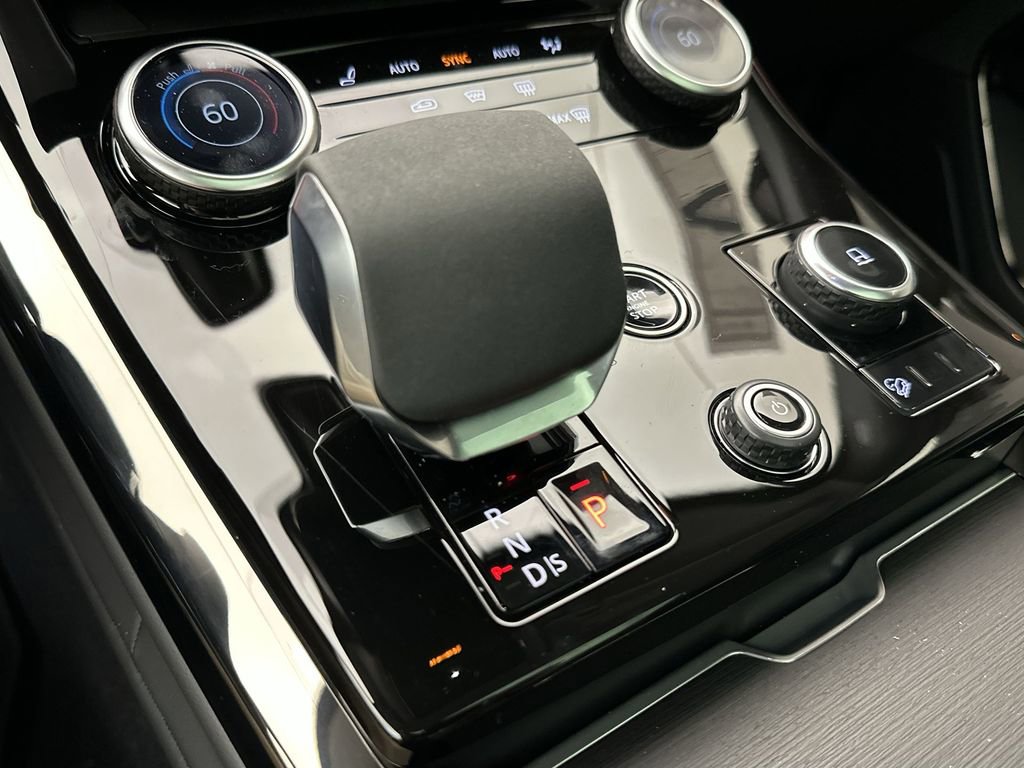 Used 2023 Land Rover Range Rover Sport SE image 15