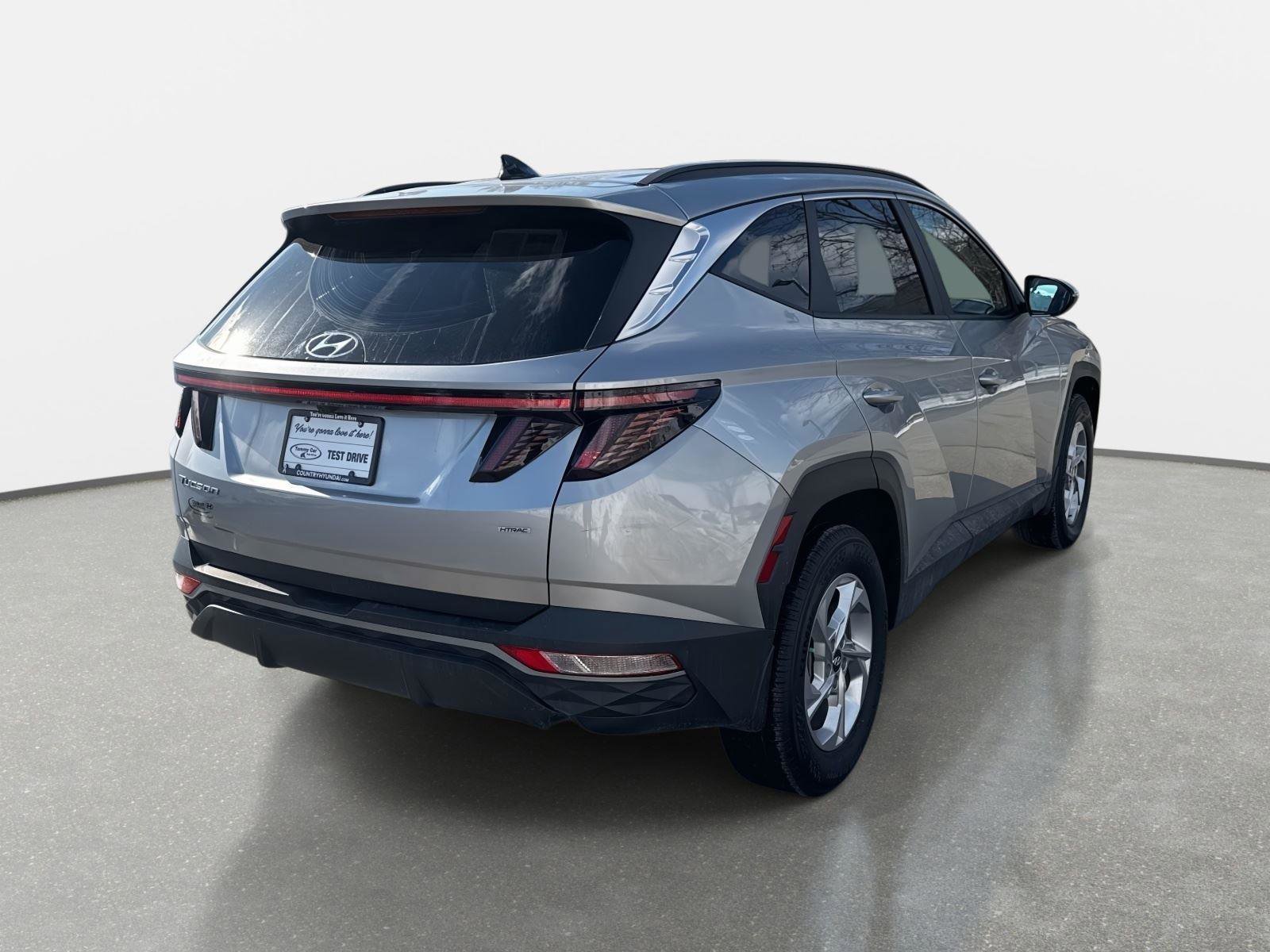 Used 2023 Hyundai Tucson SEL w/ Winter Package image 5