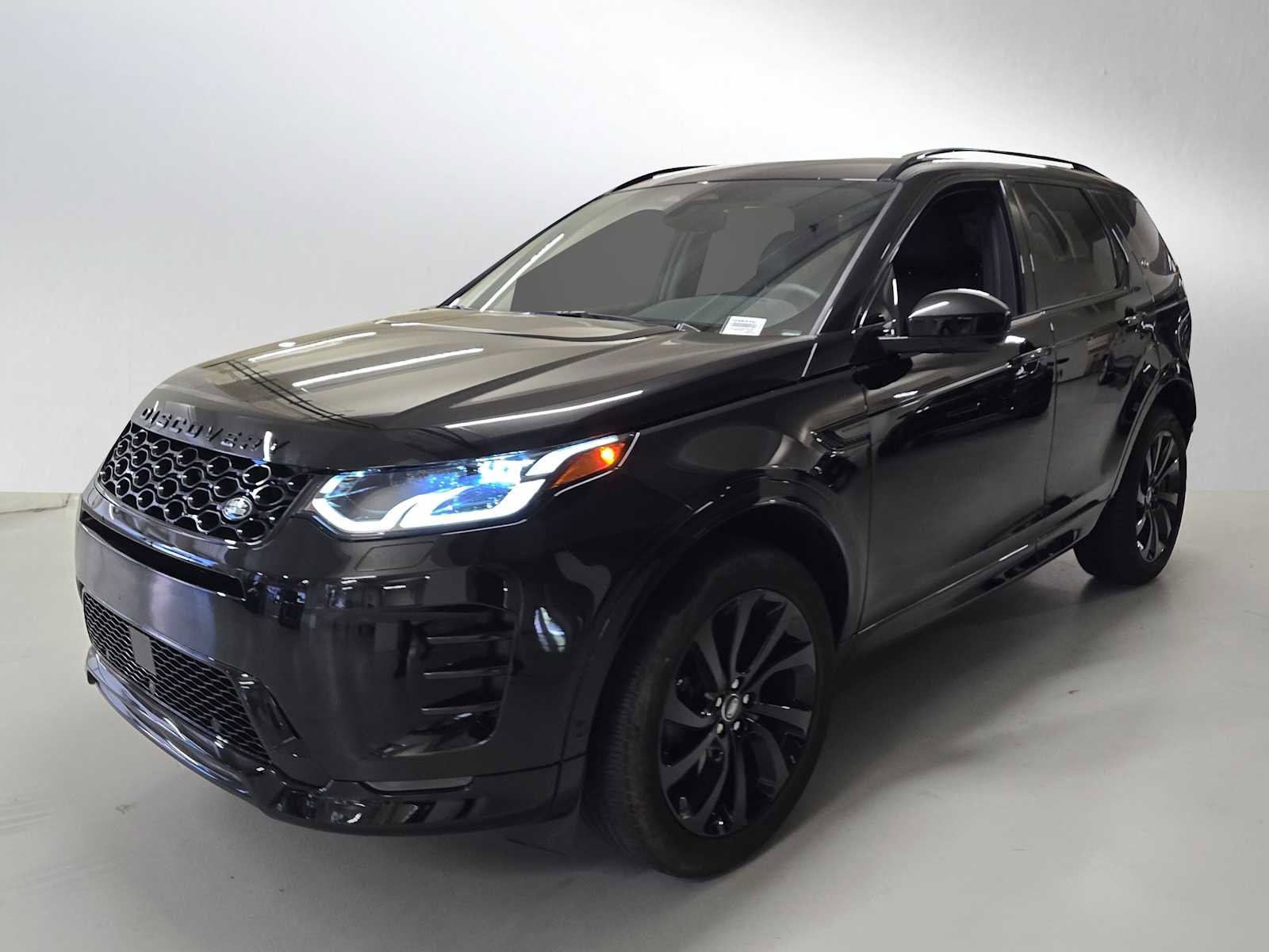 Certified 2025 Land Rover Discovery Sport Dynamic SE image 1