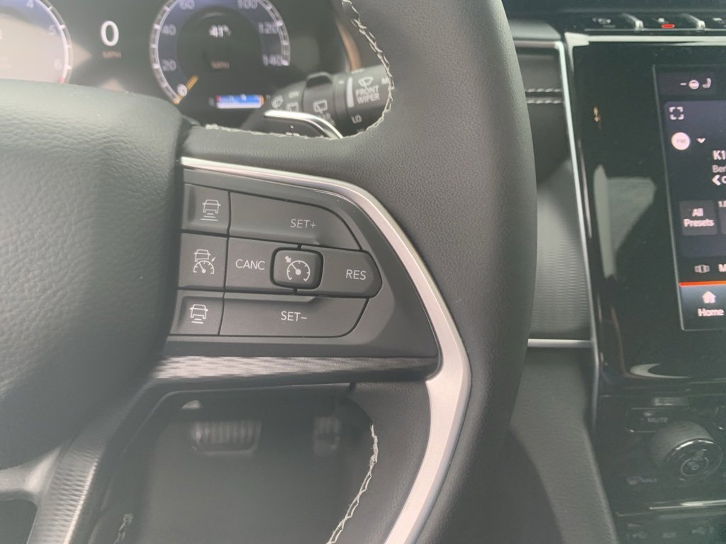 Used 2025 Jeep Grand Cherokee L Altitude image 18