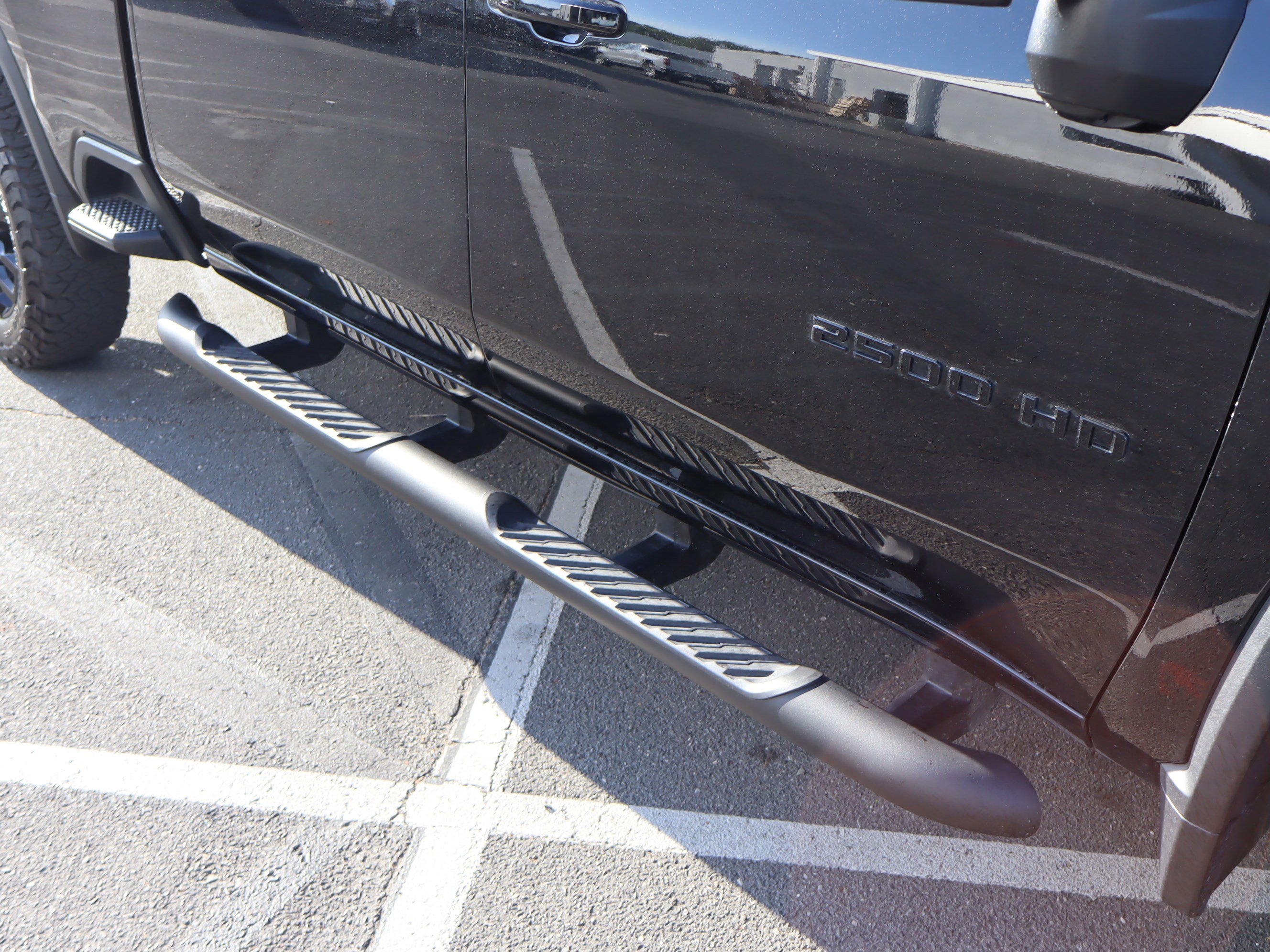 Used 2025 Chevrolet Silverado 2500 LTZ w/ LTZ Plus Package AWD/4WD image 12