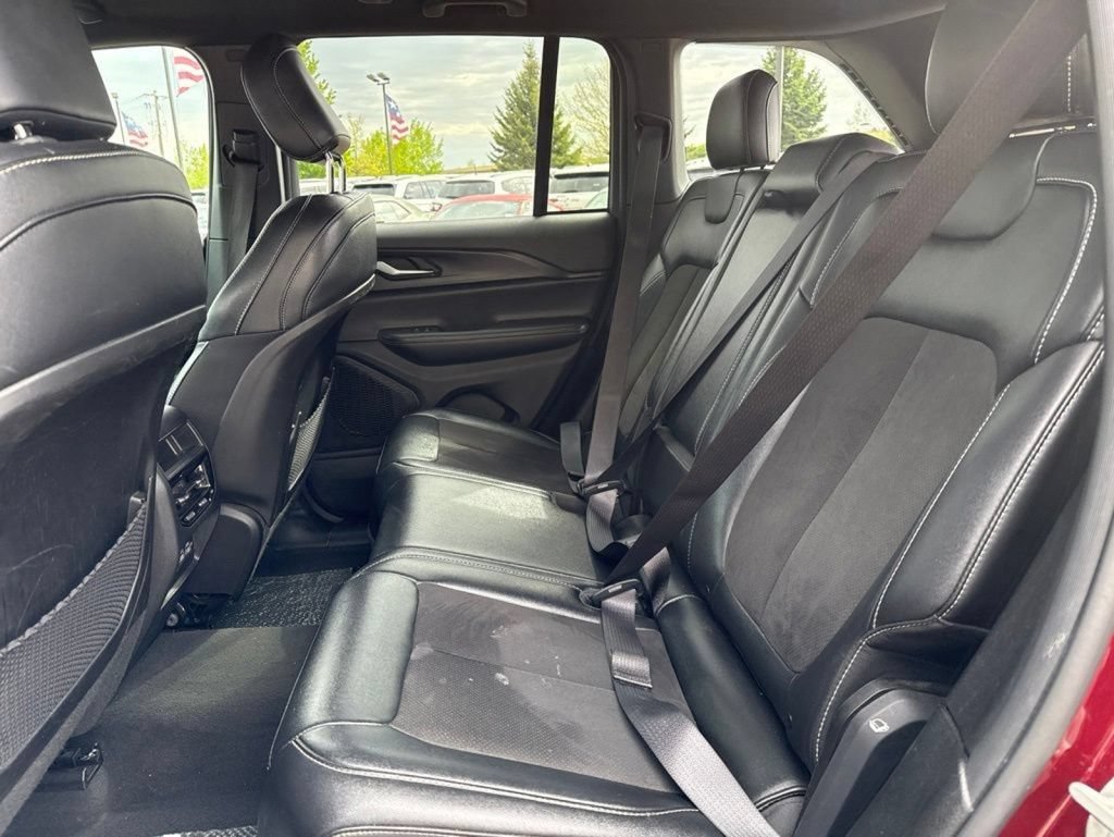 Used 2024 Jeep Grand Cherokee Altitude AWD/4WD image 25