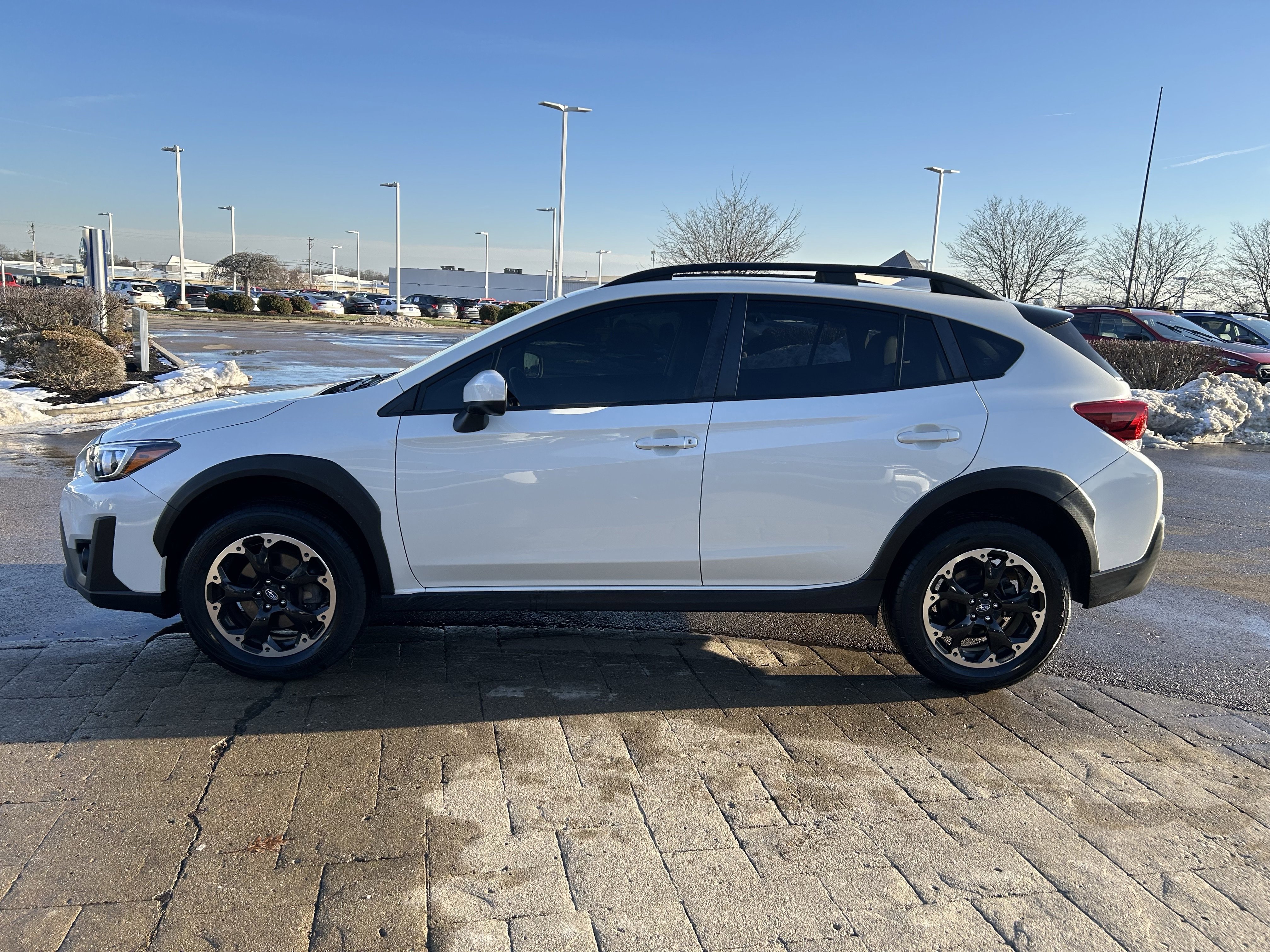 Used 2023 Subaru Crosstrek 2.0i Premium image 4