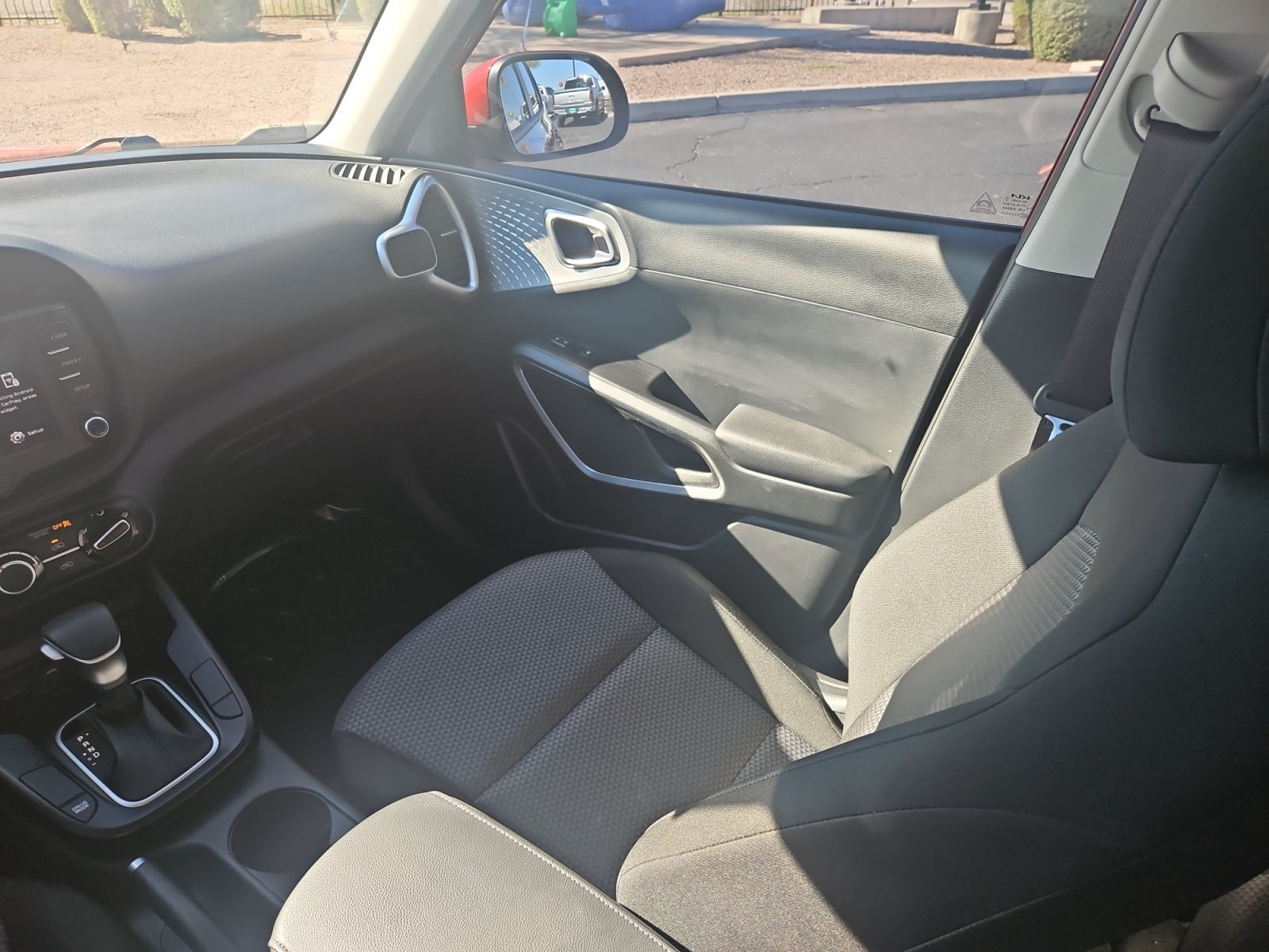 Used 2025 Kia Soul LX FWD image 12