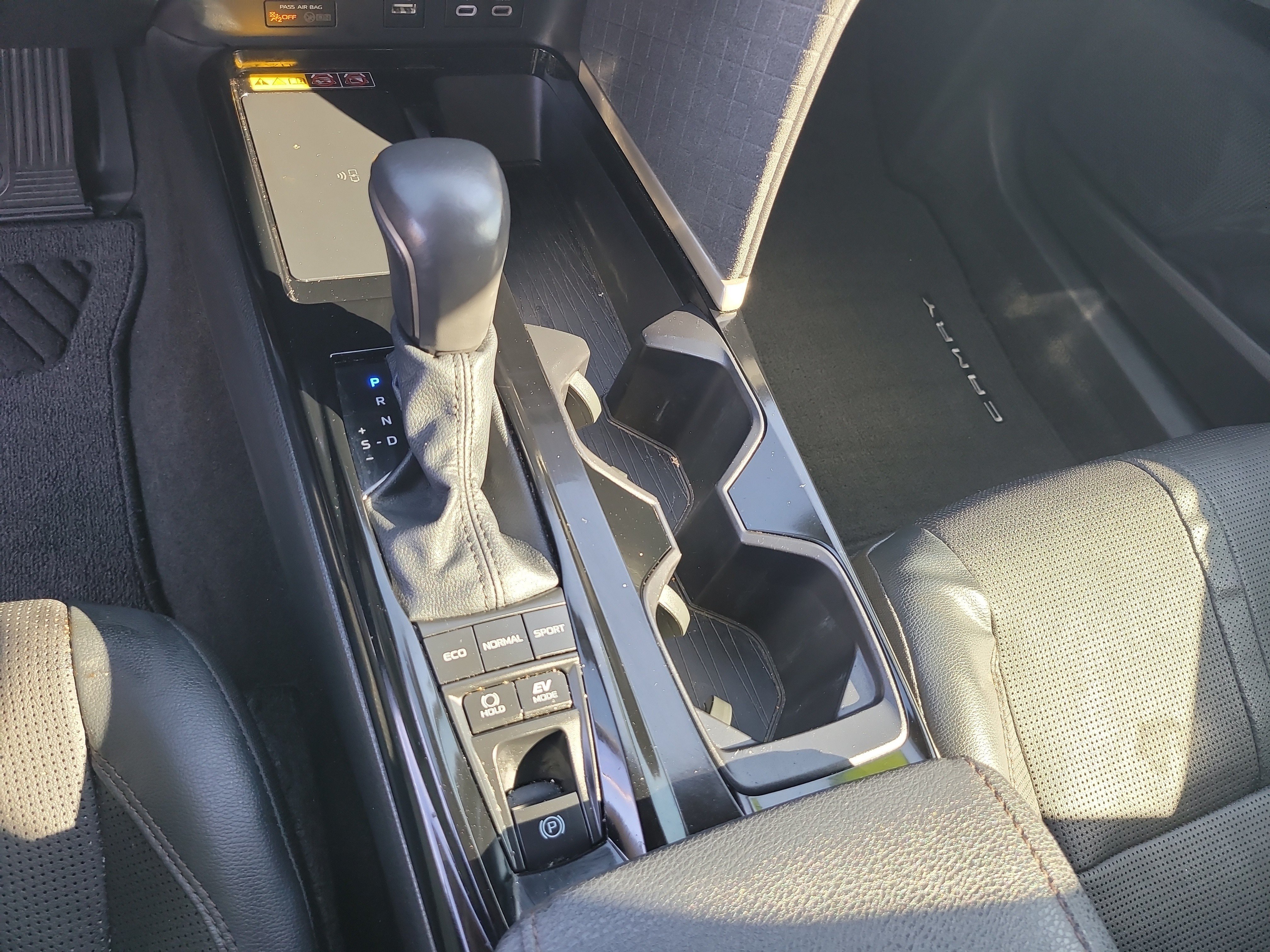 Used 2025 Toyota Camry XLE FWD image 25