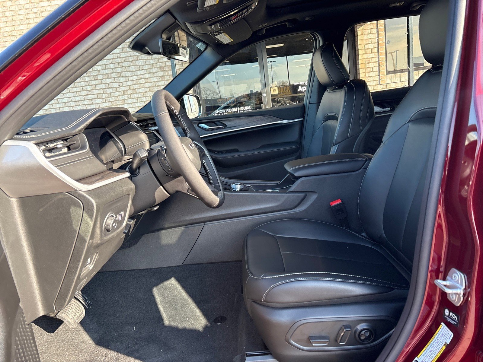New 2025 Jeep Grand Cherokee Limited image 3