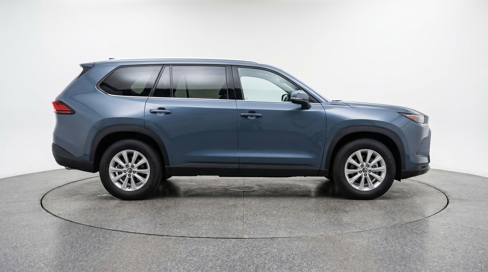 Used 2025 Toyota Grand Highlander FWD image 11