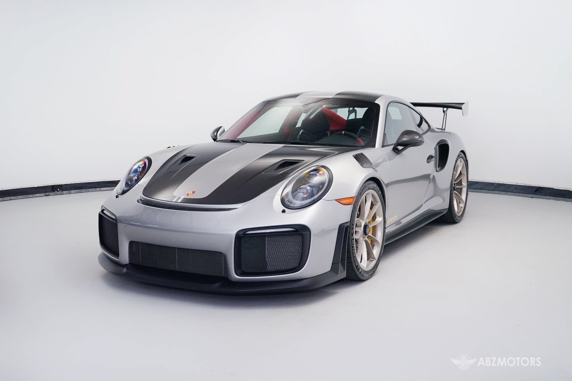 Used 2018 Porsche 911 GT2 RS RWD image 2