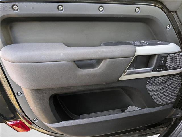 Used 2022 Land Rover Defender 90 S image 19