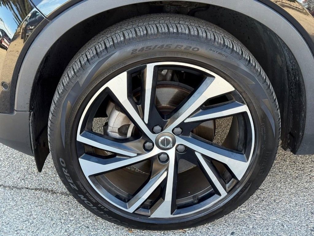 Used 2020 Volvo XC40 T5 R-Design w/ Protection Package Premier image 7