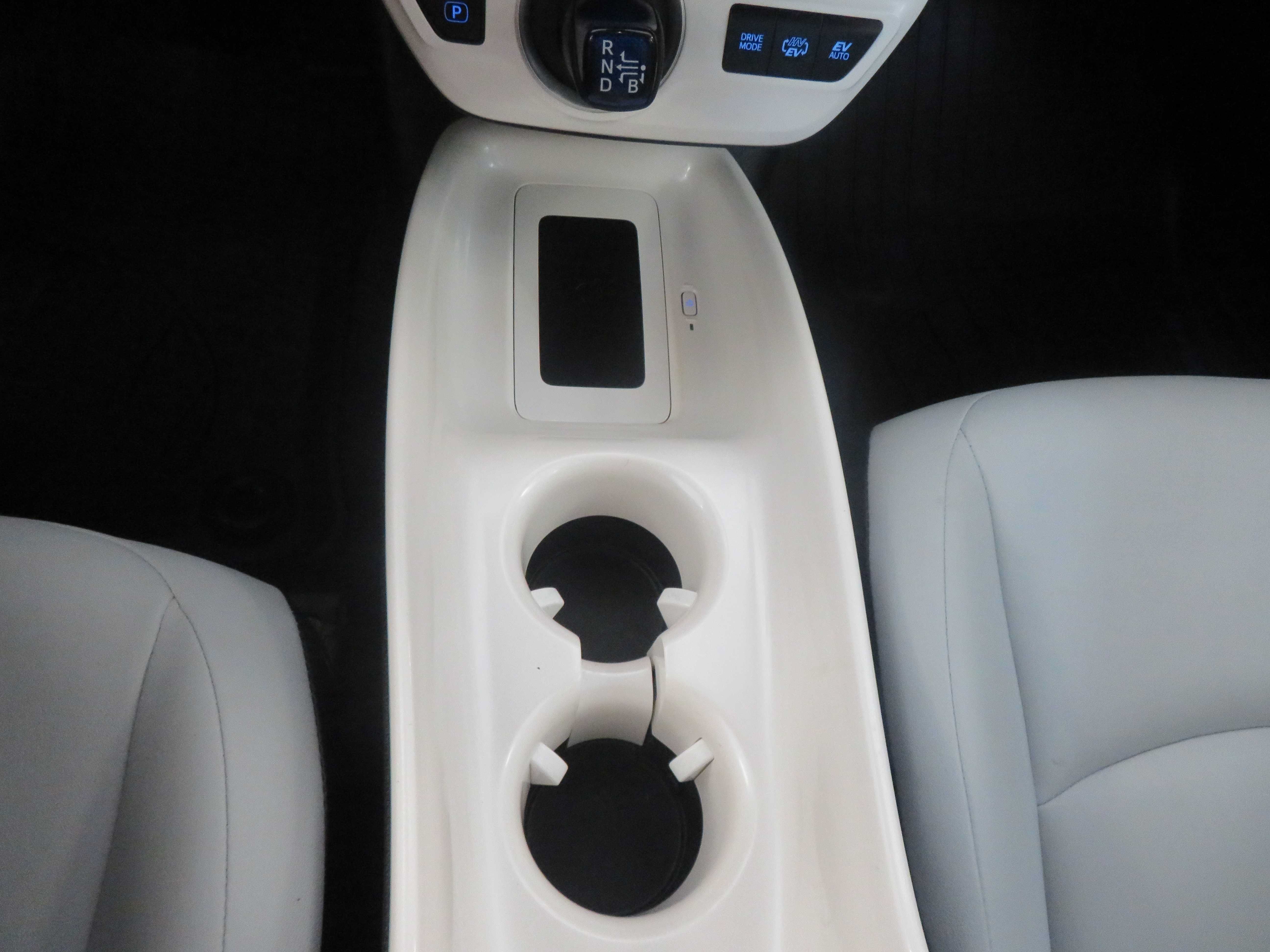 Used 2018 Toyota Prius Prime Premium FWD image 42