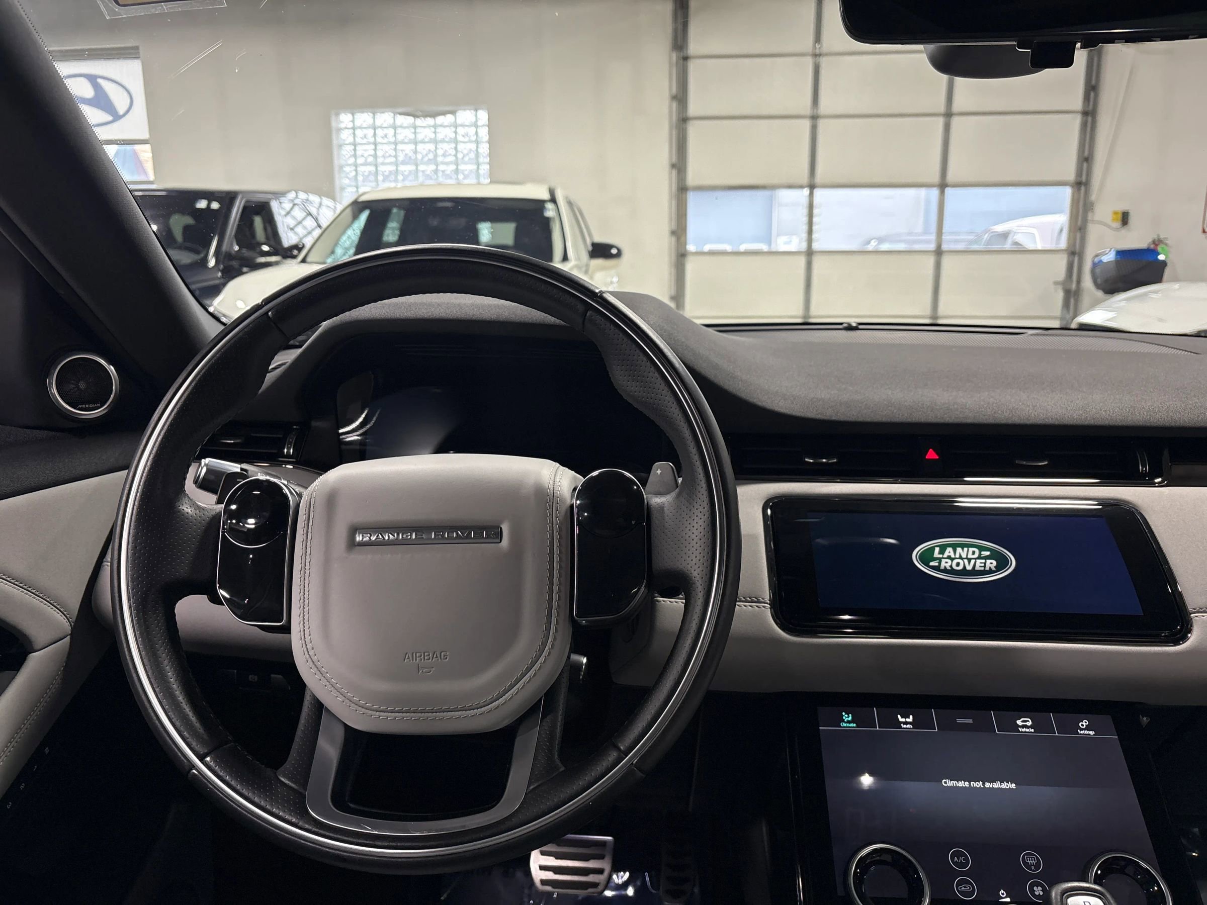 Used 2020 Land Rover Range Rover Evoque R-Dynamic SE image 3