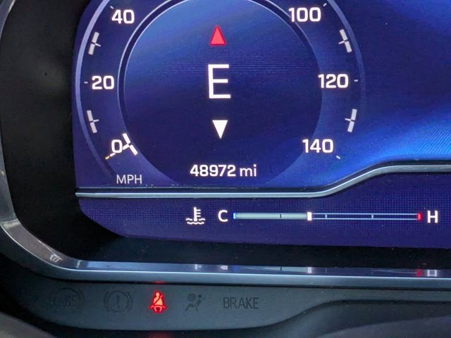 Used 2023 Chevrolet Suburban RST w/ Luxury Package image 30