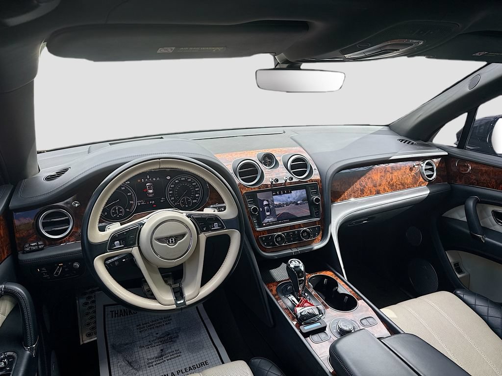 Used 2018 Bentley Bentayga AWD/4WD image 25