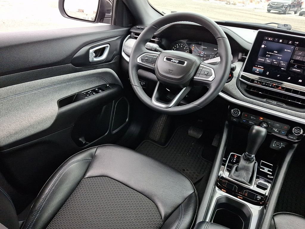 Used 2023 Jeep Compass Latitude w/ Convenience Group image 15