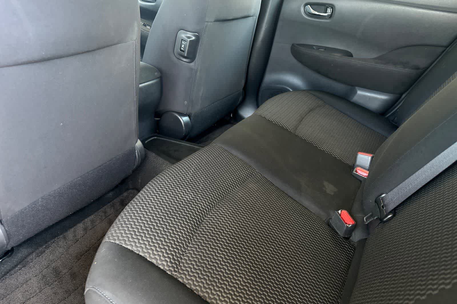 Used 2015 Nissan Leaf S w/ Charge Package FWD image 4