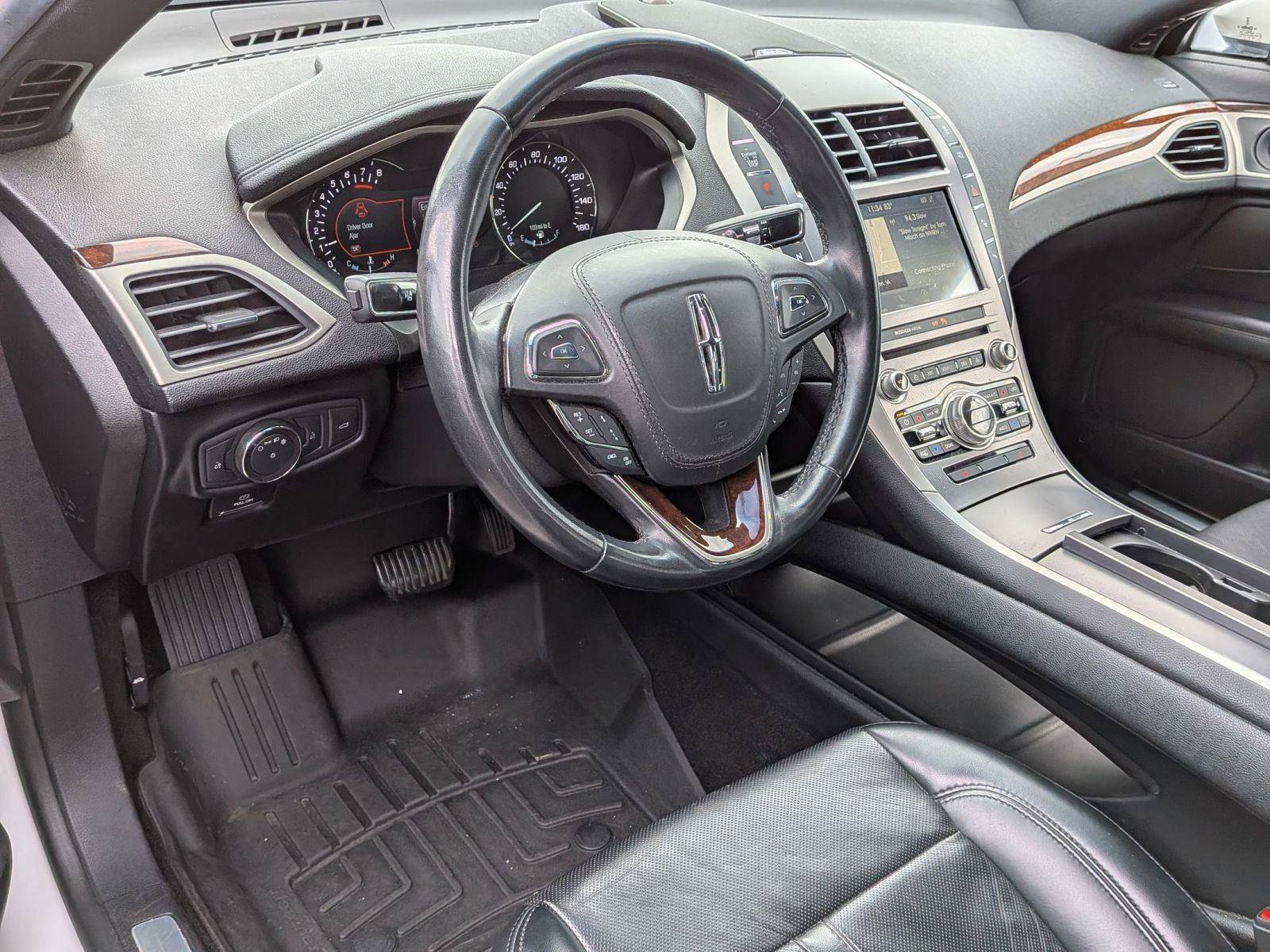 Used 2020 Lincoln MKZ Reserve FWD image 9