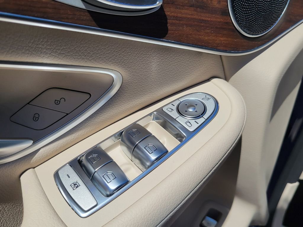 Certified 2022 Mercedes-Benz GLC 300 4MATIC image 17