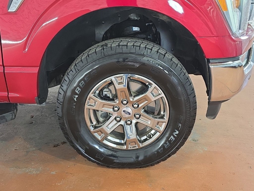 Used 2023 Ford F150 Lariat w/ Trailer Tow Package image 9