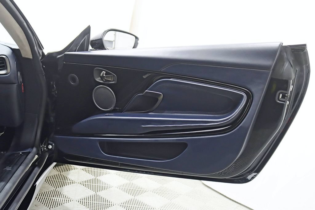 Used 2019 Aston Martin DB11 AMR RWD image 40