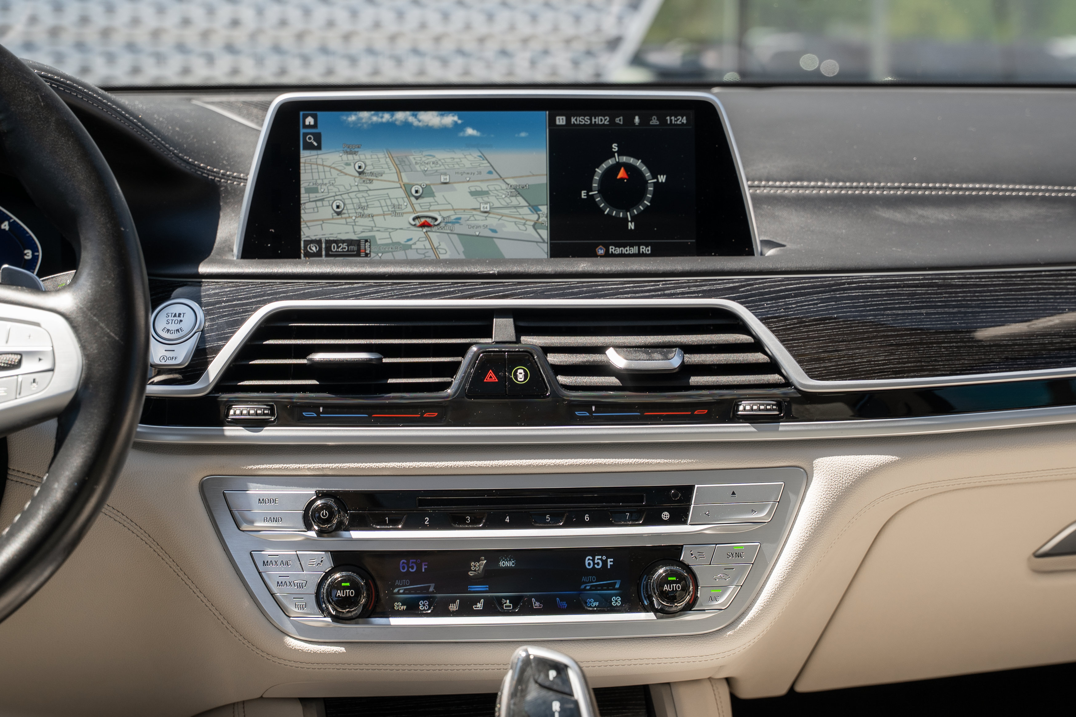 Used 2020 BMW 750i xDrive w/ Autobahn Package AWD/4WD image 12