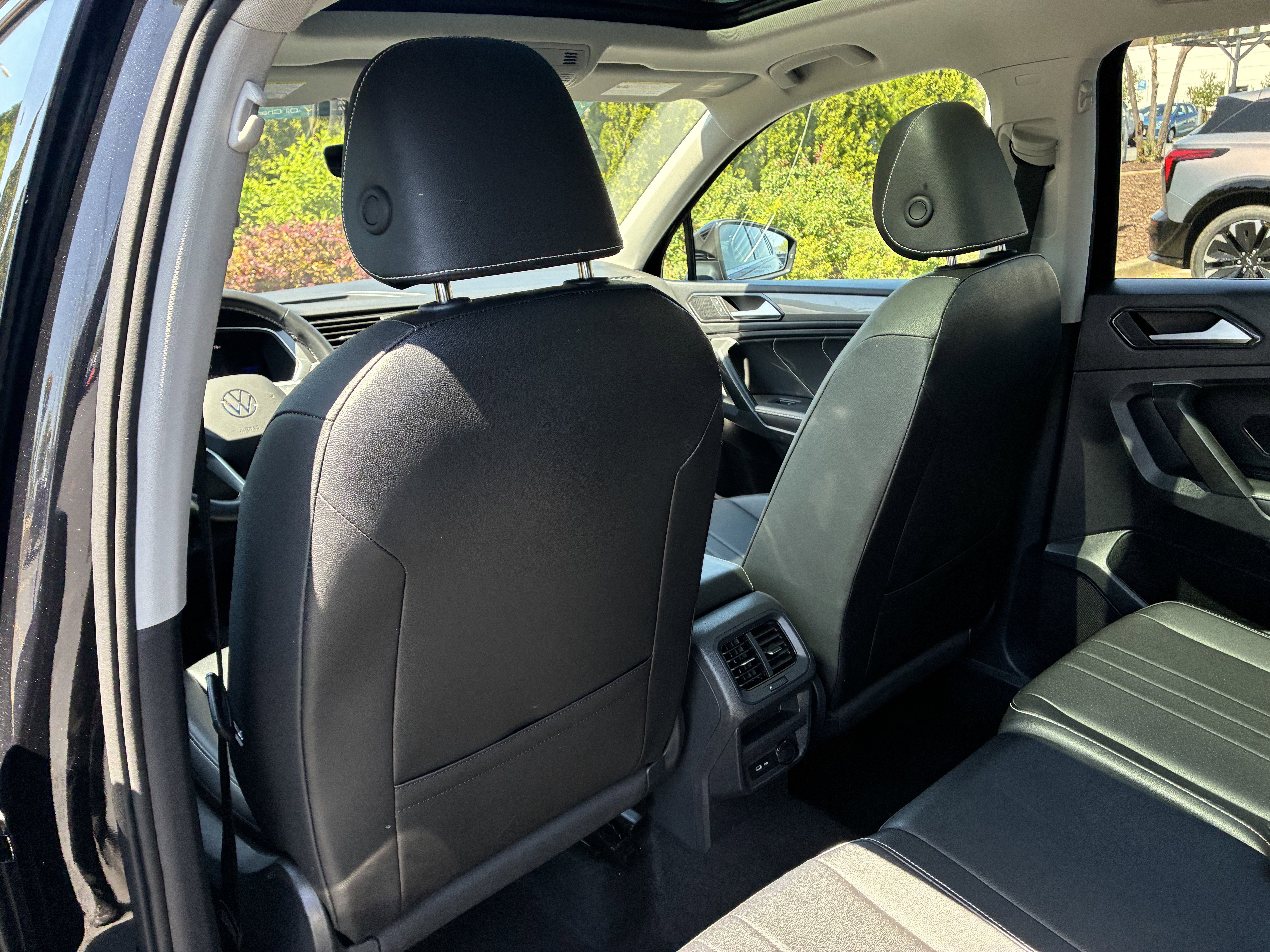 Used 2024 Volkswagen Tiguan SE FWD image 14