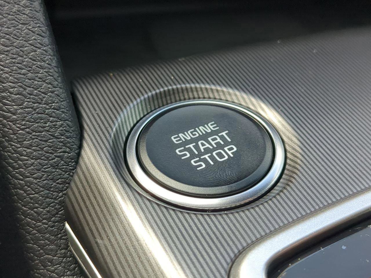 New 2026 Kia Sportage EX w/ EX Panorama Roof Package image 24